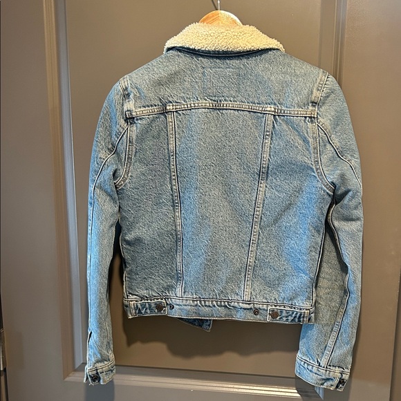 Levi's Denim Sherpa Jacket - Picture 2 of 5